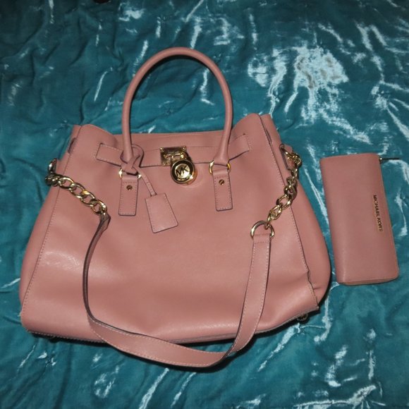Michael Kors Handbags - Michael Kors Dusty Rose Large Hamilton + Wallet
